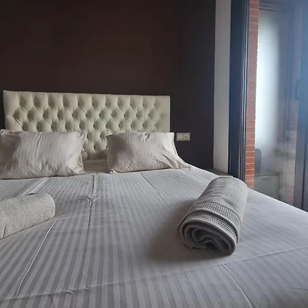 Apartmán Piso Zona Hospital 6 Personas