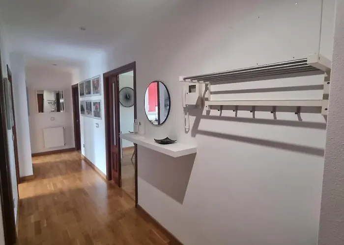 Piso Zona Hospital 6 Personas * Oviedo